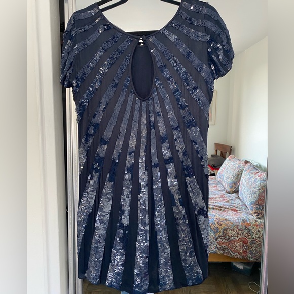 Beautiful French Connection Sequins Dress - Picture 3 of 4